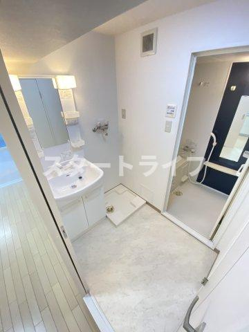 大阪市淀川区木川東２丁目の賃貸マンションの洗面所