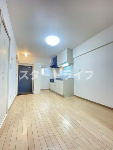大阪市淀川区木川東２丁目の賃貸マンションの居間・リビング