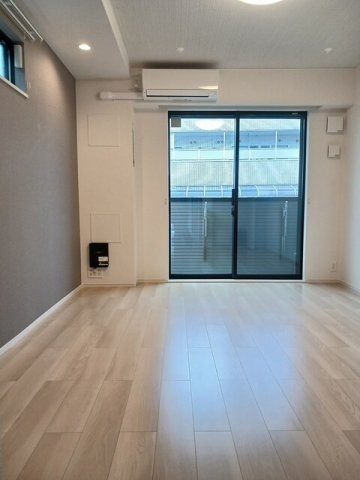 メゾンドールの内装|明るい室内です