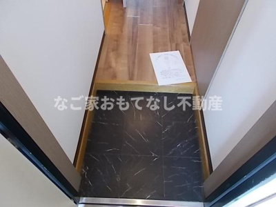 【玄関】 | サンズコーポ市場木 | ※写真は別号室
