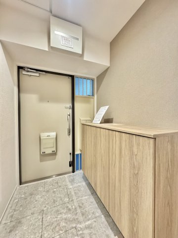 シーアイハイツ南千里C棟の玄関|ゆったりとした玄関です
