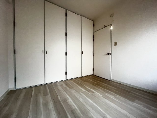 ベルメゾン茨木の洋室