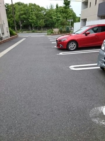 シャングリラⅡの駐車場