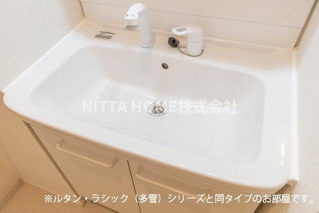 豊岡市塩津町のアパートの洗面所|【完成イメージ】独立洗髪洗面台がついています◇