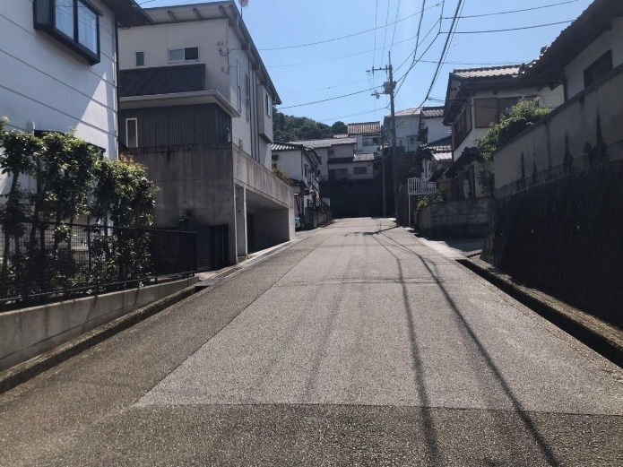 「平屋建て3DK」高知市福井町　中古一戸建ての前面道路含む現地写真