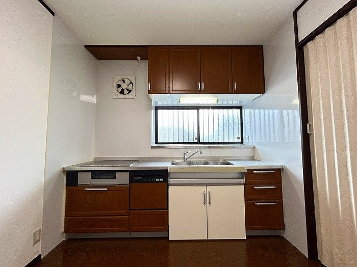 片縄西1丁目戸建のキッチン