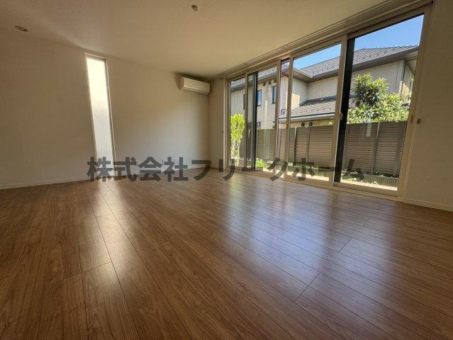 小金井市東町２丁目のタウンの居間・リビング