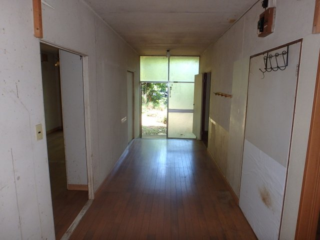 K0189H　河津町谷津古家付き土地の内装|廊下