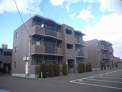 ピュアライフ新白河Ⅰ棟の外観