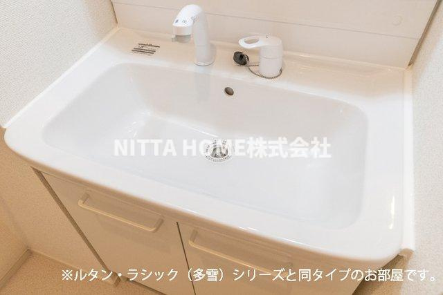 豊岡市塩津町のアパートの洗面所|【完成イメージ】独立洗髪洗面台がついています◇
