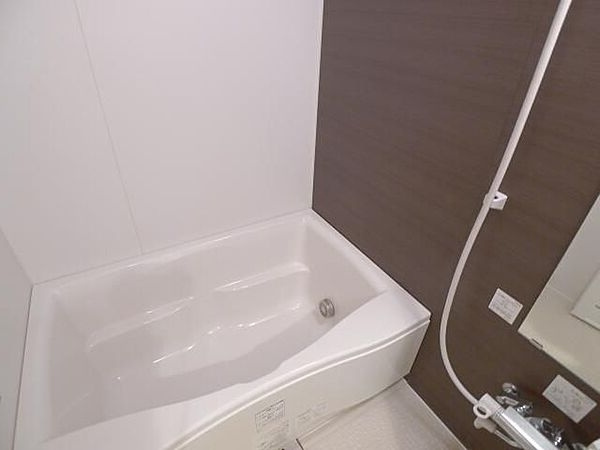 フレア・Fの浴室