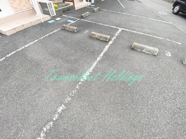 藤沢市辻堂新町２丁目のアパートの駐車場