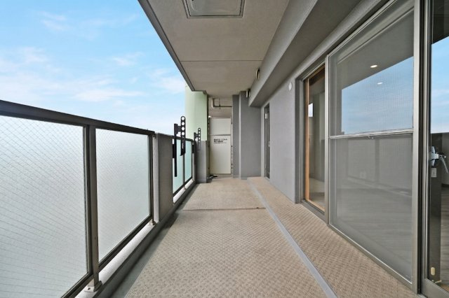 グランコート西中島のバルコニー|たっぷりの陽光が差し込む南向きの住まいです。