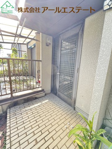 姫路市城見台３丁目　　　中古戸建の玄関