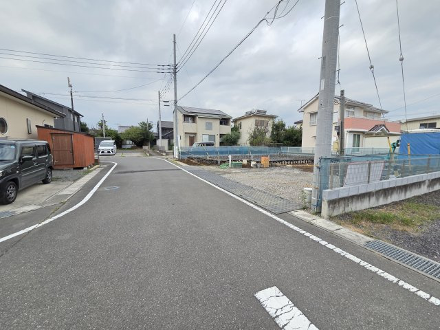 新築　太田市藪塚町第1期　1号棟の前面道路含む現地写真|現地写真　西側前面道路幅員約6ｍ