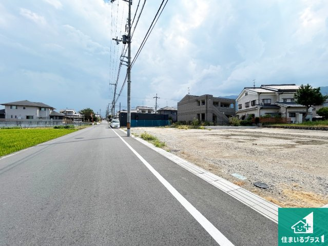 ●12(土)13(日)現地案内可能！ 葛城市葛木　第3期　新築一戸建ての前面道路含む現地写真|周辺は閑静な住宅街です。前面道路もしっかりと有りますので車の出し入れも安心ですよ！
