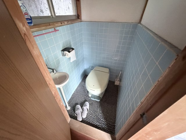 丹波市青垣町田井縄の中古一戸建のトイレ|離れ