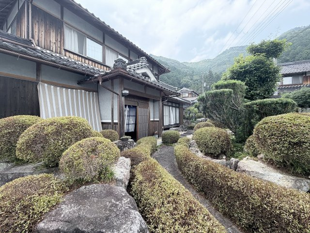 丹波市青垣町田井縄の中古一戸建の外観|前栽