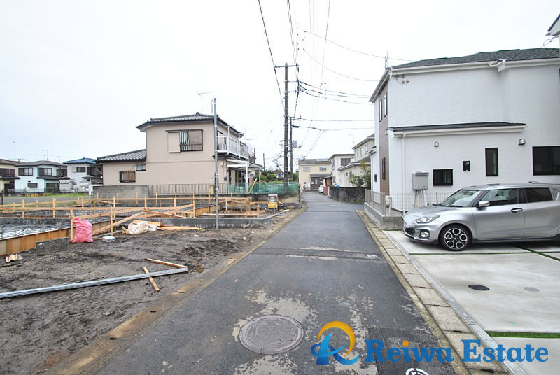 新築戸建　高座郡寒川町小動の前面道路含む現地写真
