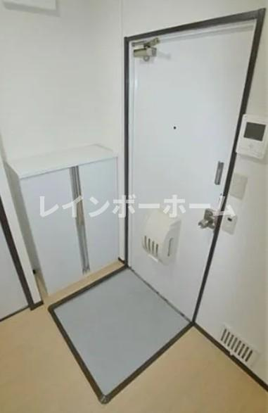アーバンヒル朝霞1号館の玄関