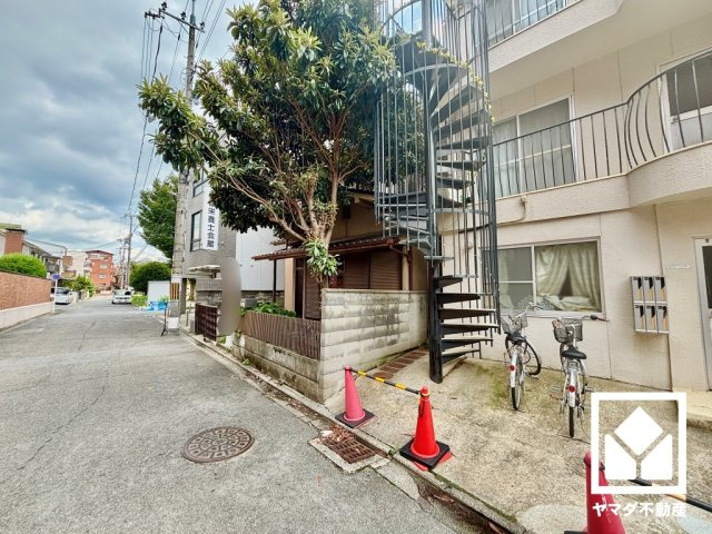 伏見区深草西浦町１丁目の外観