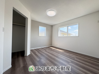 【洋室】 | クライン佐野市植上町第3期　 | 窓が多く明るい室内が好印象☆