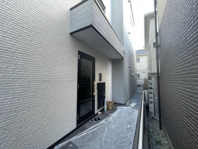 西宮市今津山中町新築アパートのエントランス