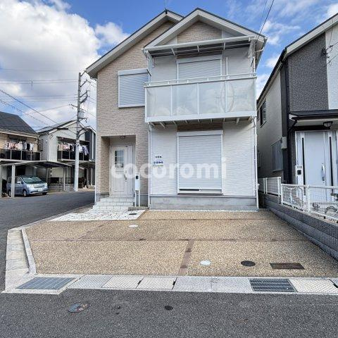 薪堀切谷戸建のエントランス