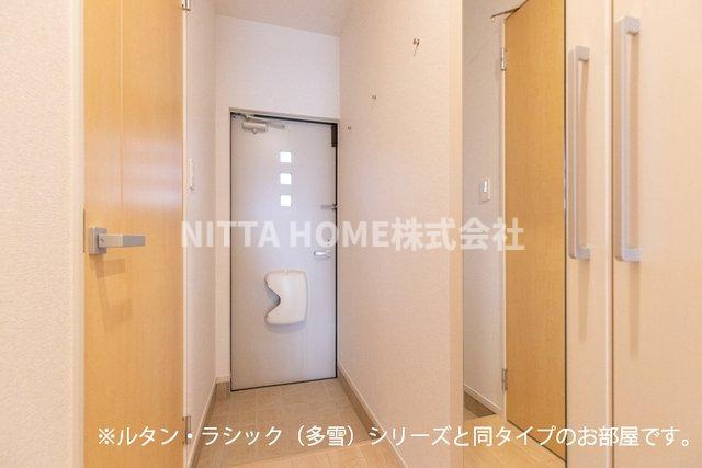 豊岡市塩津町のアパートの玄関|【完成イメージ】シューズボックス付きの玄関★