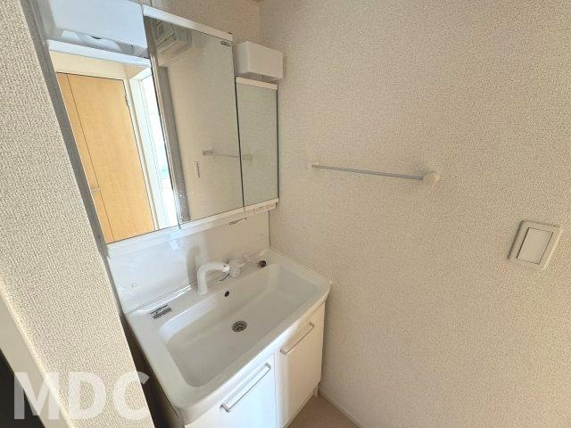 徳島市北島田町２丁目のアパートの洗面所