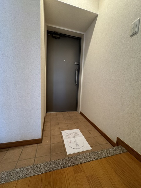 エルフレア三鷹の玄関
