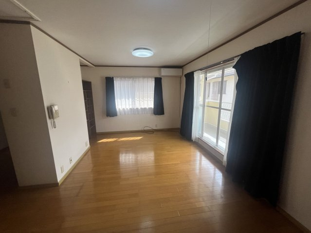 太子町東南中古戸建の洋室
