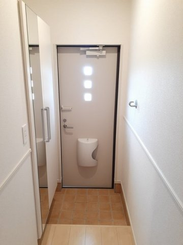 グランディールＤの玄関