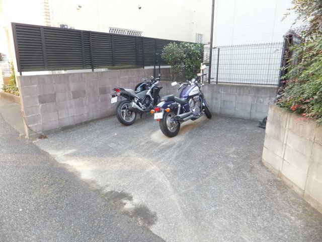 ＦＨＹＴＳ真間の駐車場