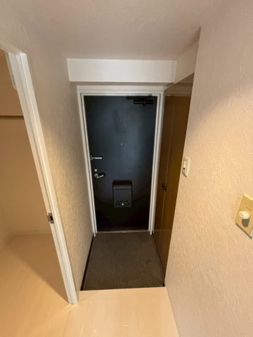 ホープ芦屋の玄関