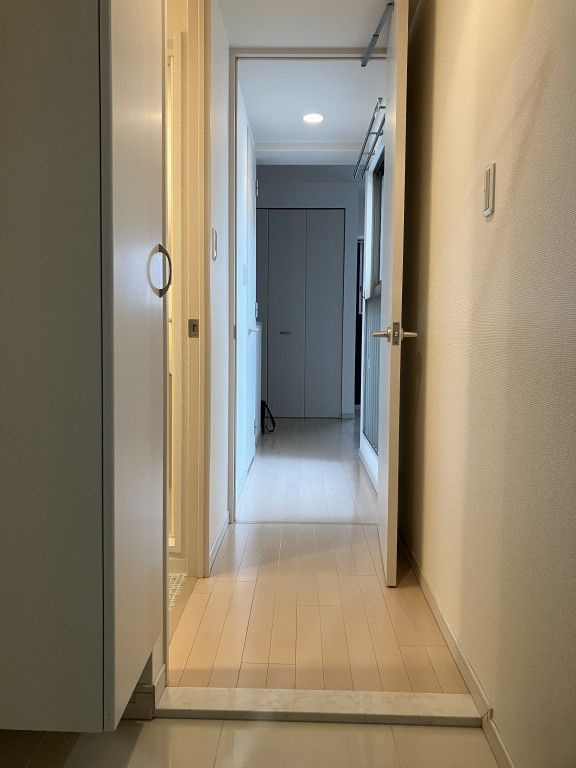 メゾンアイリスの玄関