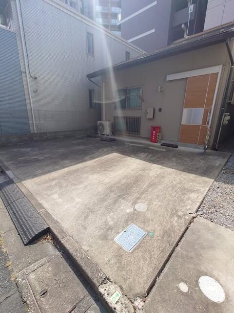 葛飾区東新小岩１丁目戸建の駐車場