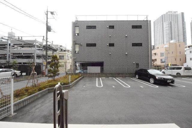 フレア・Fの駐車場|駐車場があります