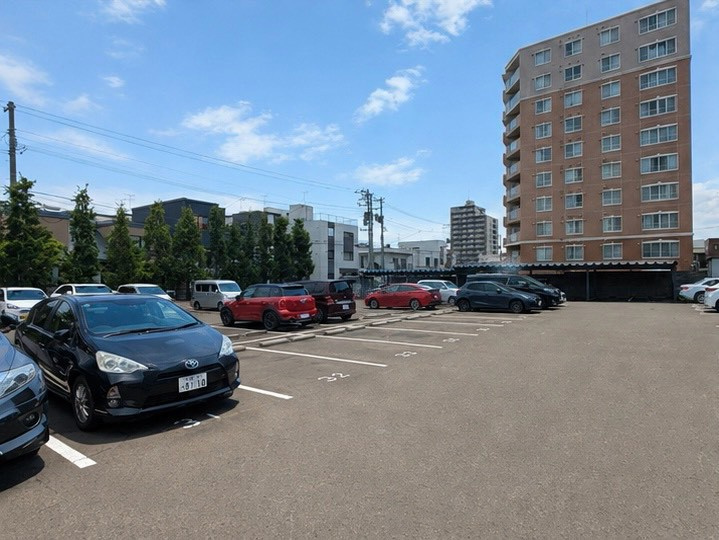サウスガーデン山鼻の駐車場
