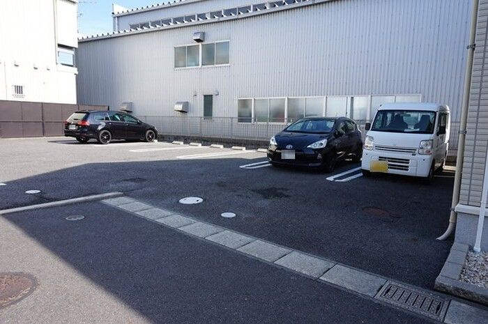 グランレイトの駐車場