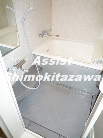 ハウス中屋の浴室