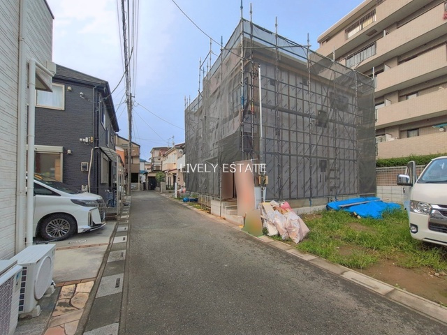 越谷市赤山町2丁目 新築分譲住宅の前面道路含む現地写真