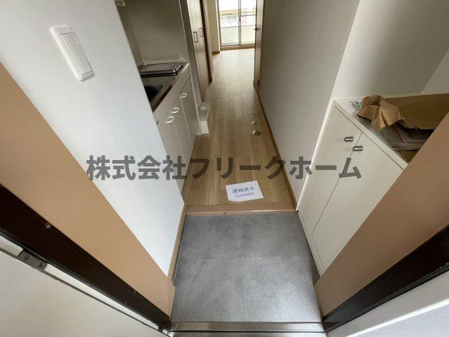 三鷹市下連雀３丁目の賃貸マンションの玄関