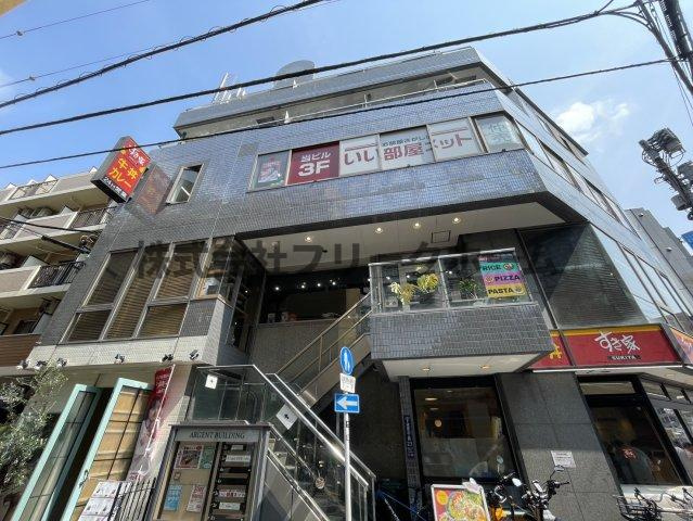三鷹市下連雀３丁目の賃貸マンションの外観