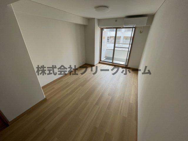 三鷹市下連雀３丁目の賃貸マンションの居間・リビング