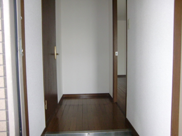 SERENO弐番館の玄関