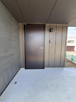 上津戸建の玄関