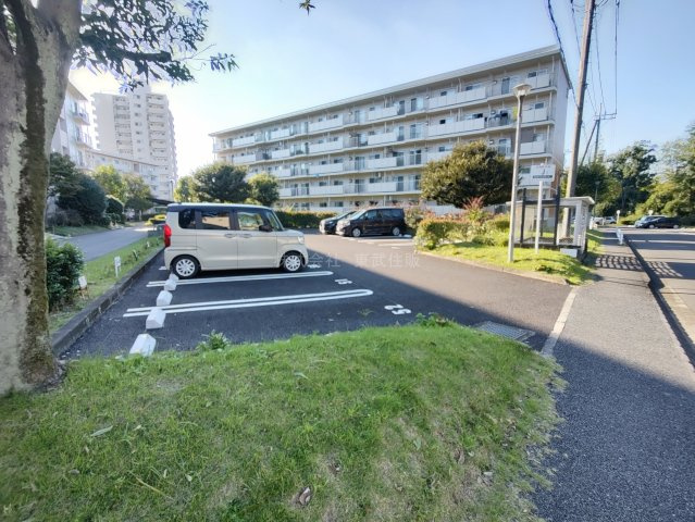 【駐車場】 | 若葉台第一住宅　２３号棟 | 敷地内駐車場（空き状況要確認）