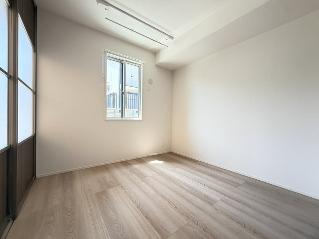 D-ROOM江井島の洋室