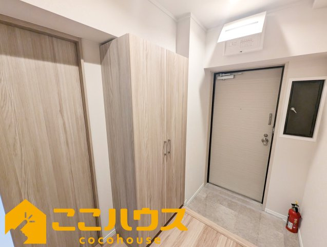 ライオンズマンション泊三丁目の玄関|大容量のシューズボックス
